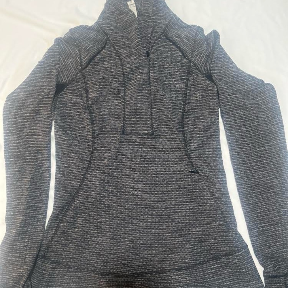 Authentic Lululemon Black/Gray Half-zip Pullover - Size 6